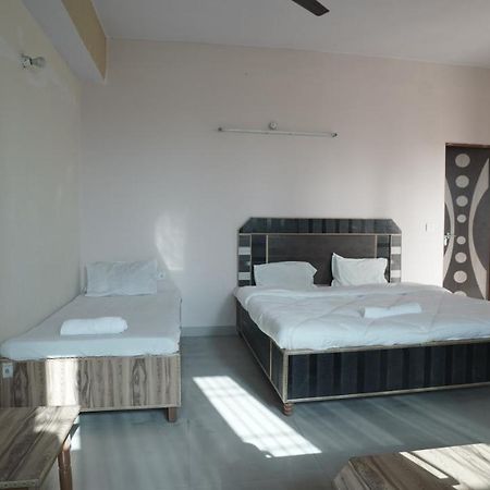 Hotel Mohan By Wb Inn Агра Экстерьер фото