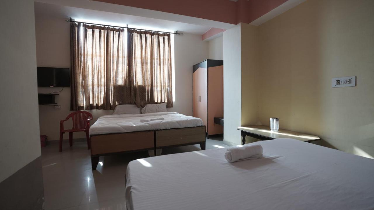 Hotel Mohan By Wb Inn Агра Экстерьер фото