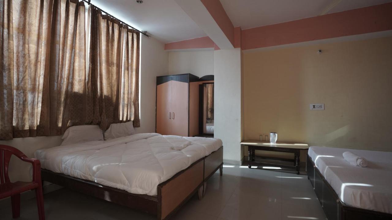 Hotel Mohan By Wb Inn Агра Экстерьер фото