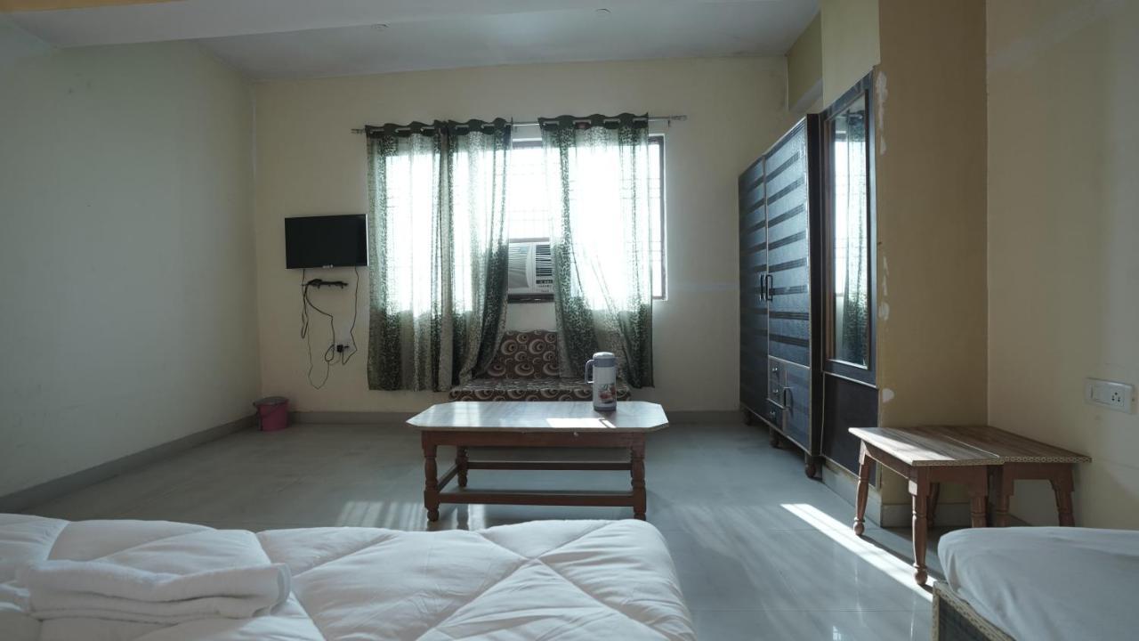 Hotel Mohan By Wb Inn Агра Экстерьер фото